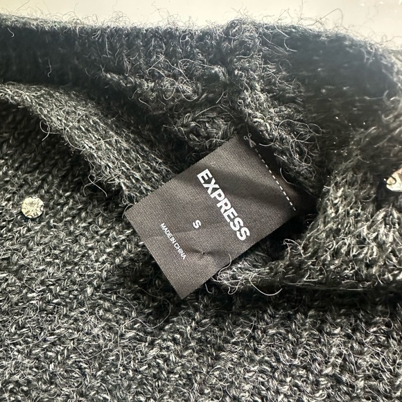 Express Sweater - Picture 4 of 4
